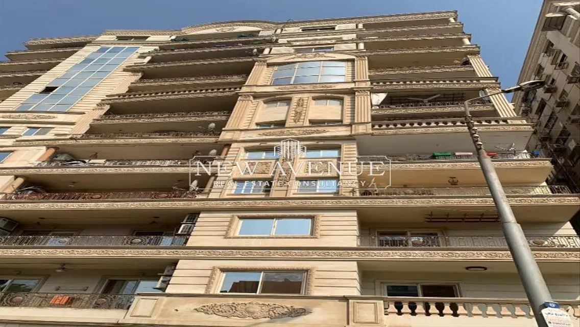 عقار مميز بمساحة شاسعة بسعر مغري