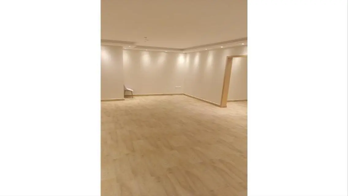 Stunning Apartment for Sale Overlooking Lakes at 30000 EGP