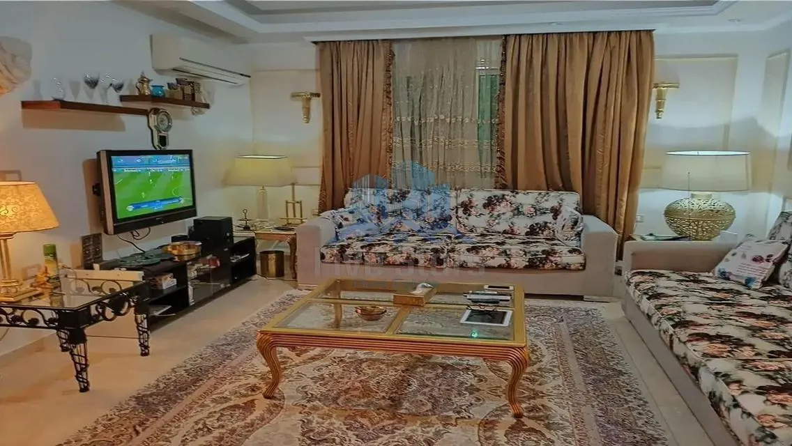 شقة فاخرة للبيع بمساحة واسعة