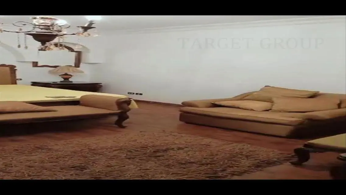 شقة فاخرة مكونة من 3 غرف نوم للبيع