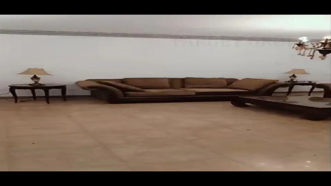 شقة فاخرة مكونة من 3 غرف نوم للبيع