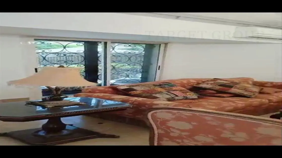 شقة فاخرة مكونة من 3 غرف نوم للبيع