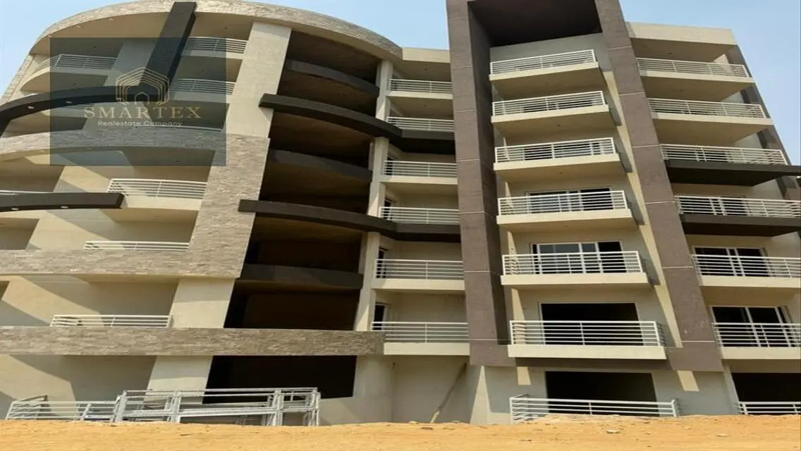 Luxurious Apartment with Spacious Layout in the City Center