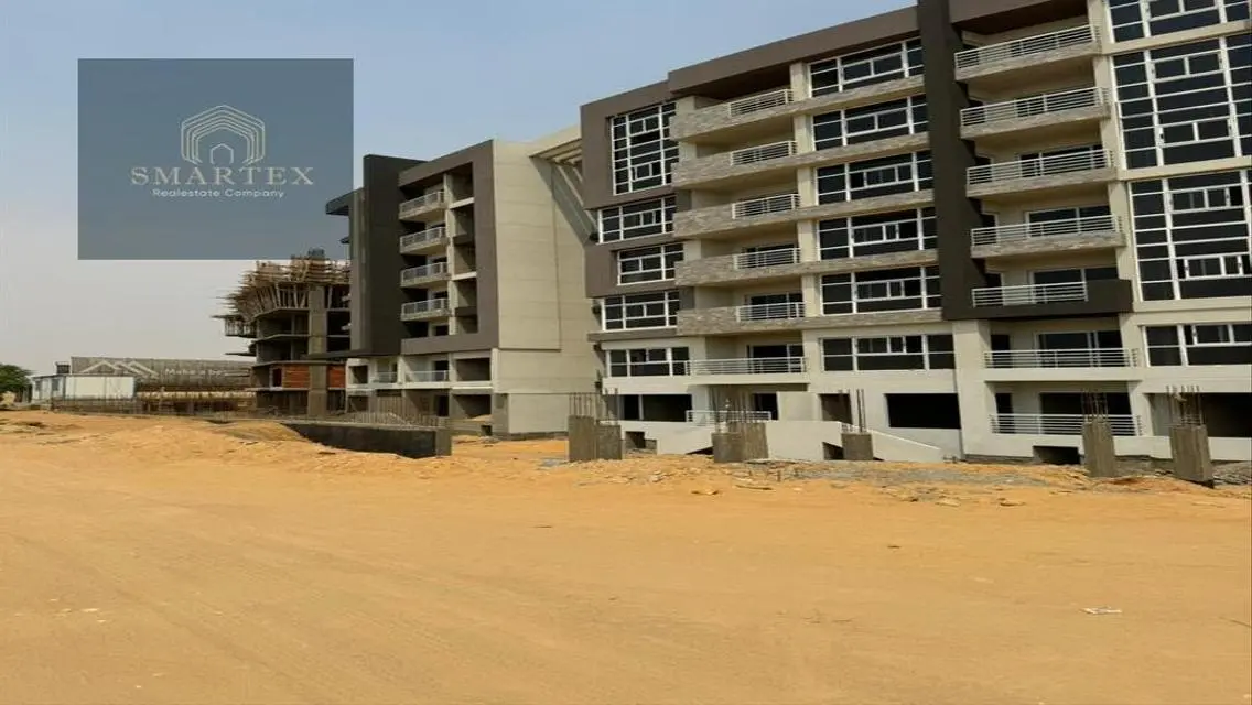 Luxurious Apartment with Spacious Layout in the City Center