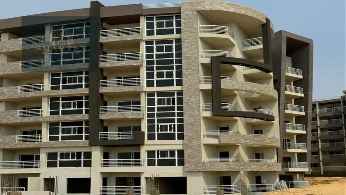 Luxurious Apartment with Spacious Layout in the City Center