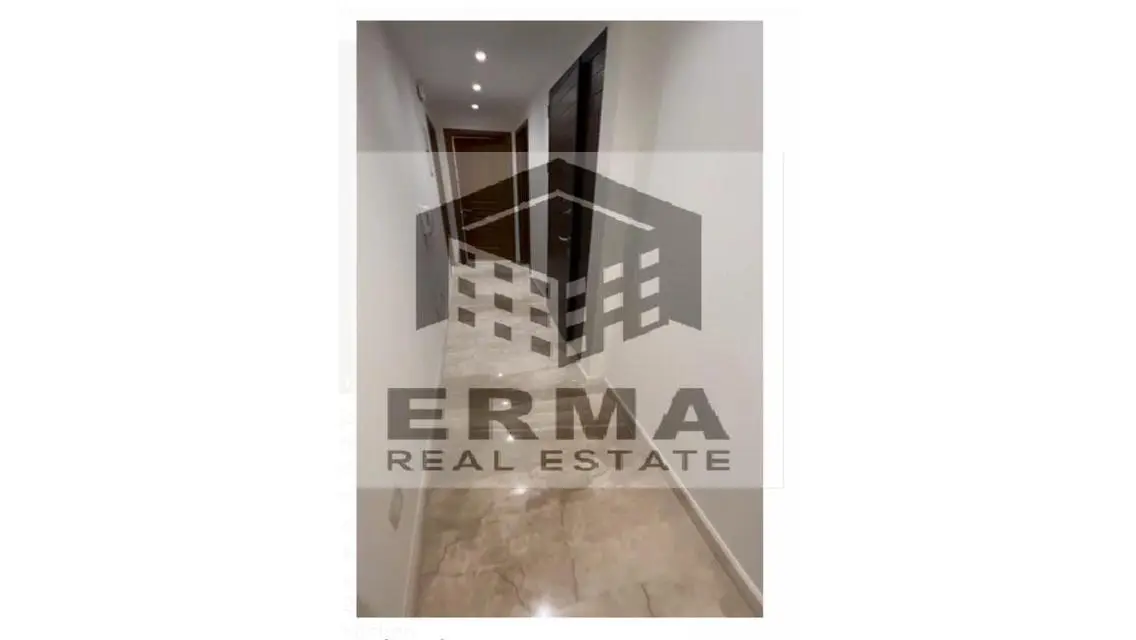 Luxury Villa in Galleria - Moon Valley
