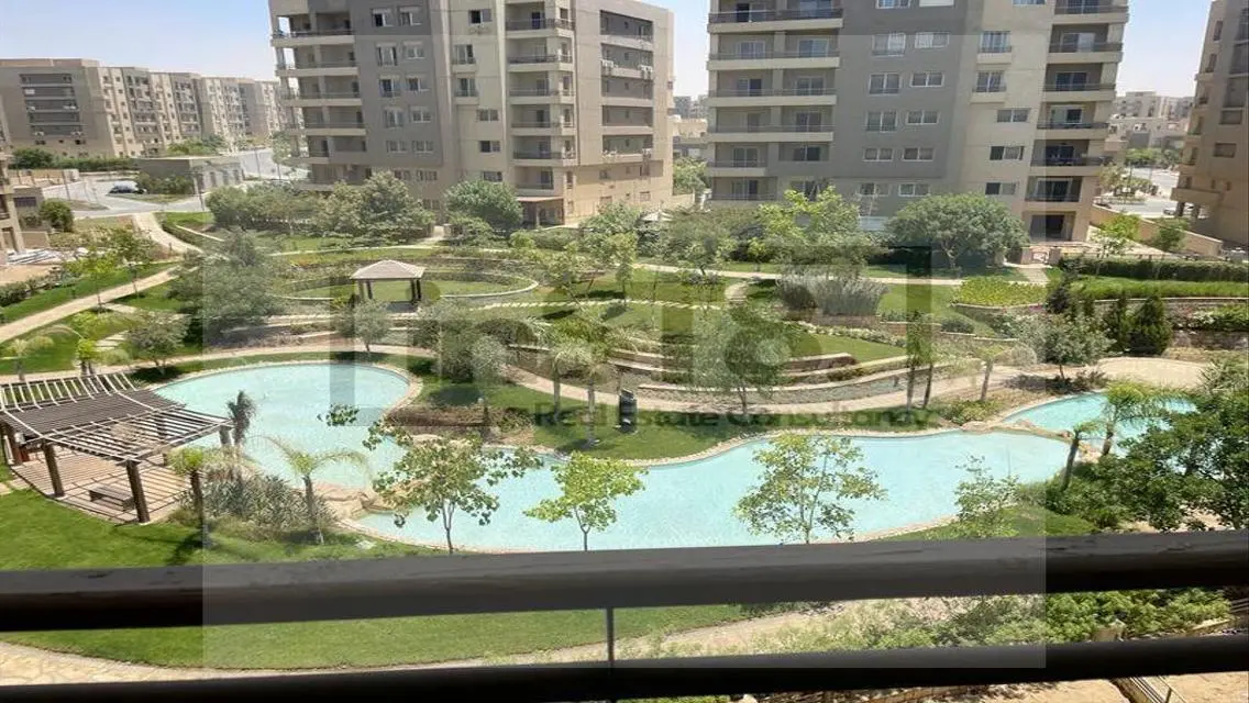 منزل فاخر مع إطلالة ساحرة على البحيرات