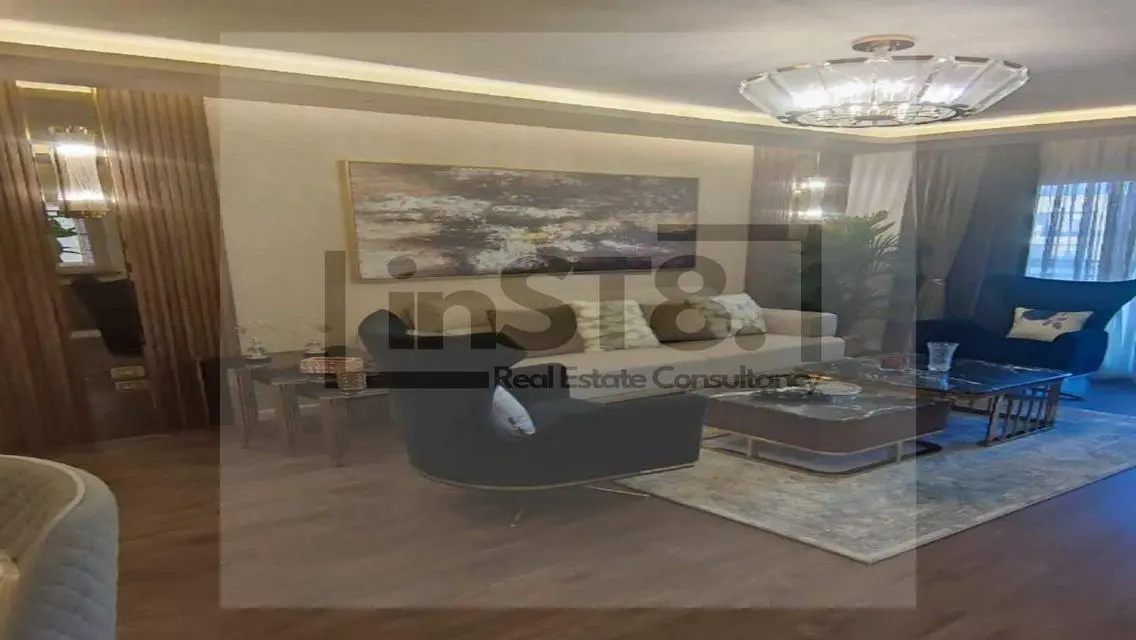 منزل فاخر مع إطلالة ساحرة على البحيرات