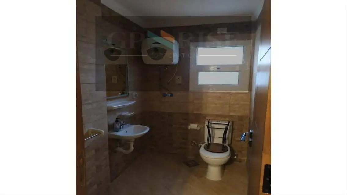 Luxury Apartment with Private Balcony and Pool in Central Location