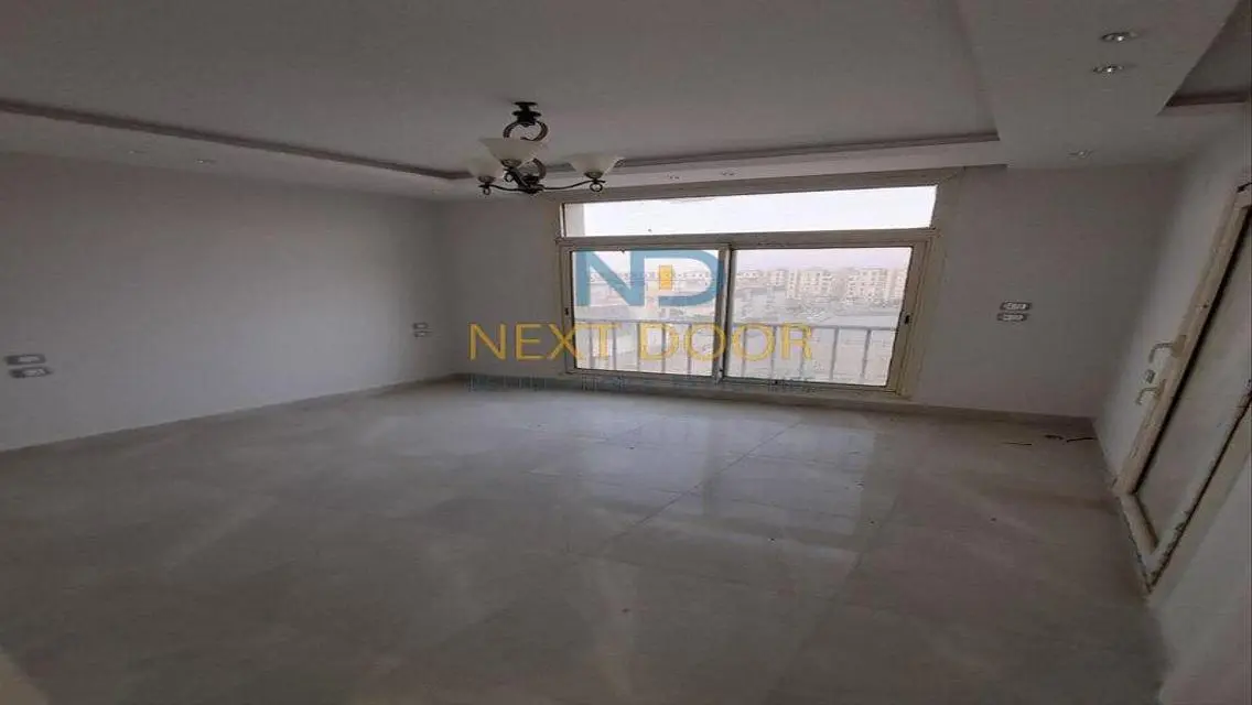 Luxury Apartment with Stunning Landmark View
