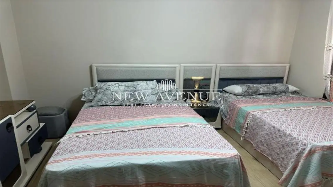 منزل فاخر للبيع مع حديقة خاصة ومرافق متكاملة