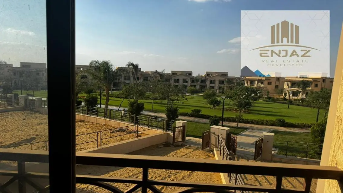 شقة فاخرة للبيع في F3