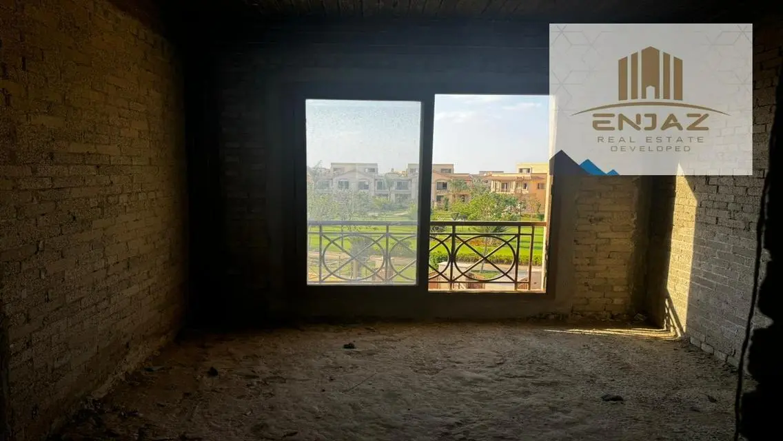 شقة فاخرة للبيع في F3