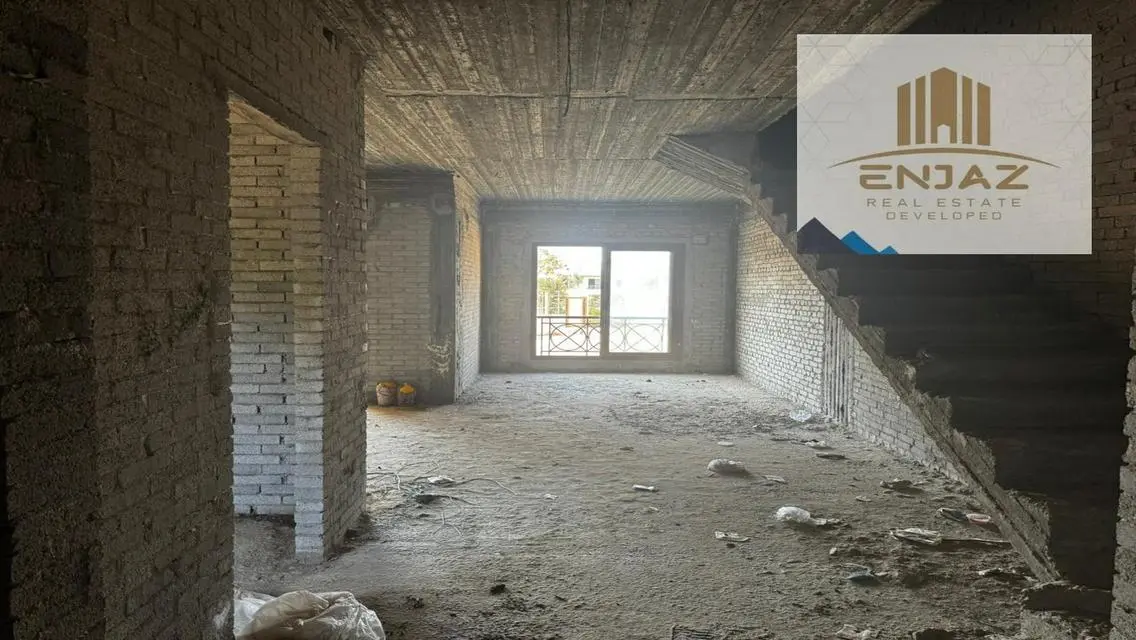 شقة فاخرة للبيع في F3
