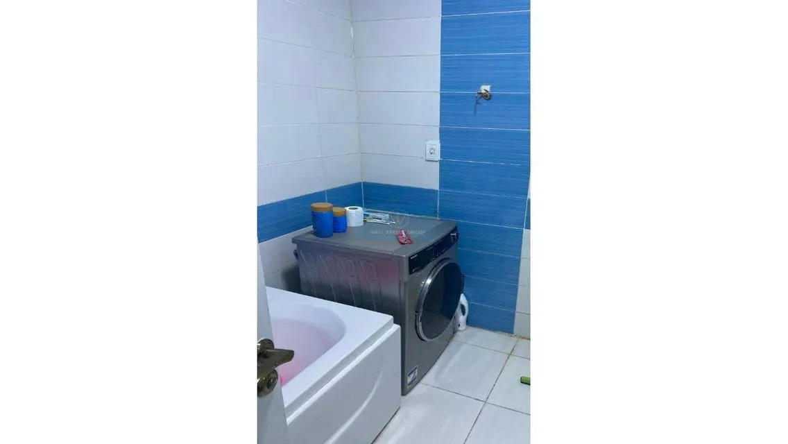 Stunning 120 Meter Apartment with Balcony and Security Guard