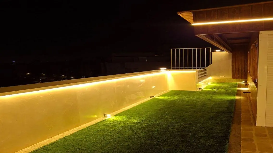 Luxury Villa Overlooking the Lake with Full Amenities
