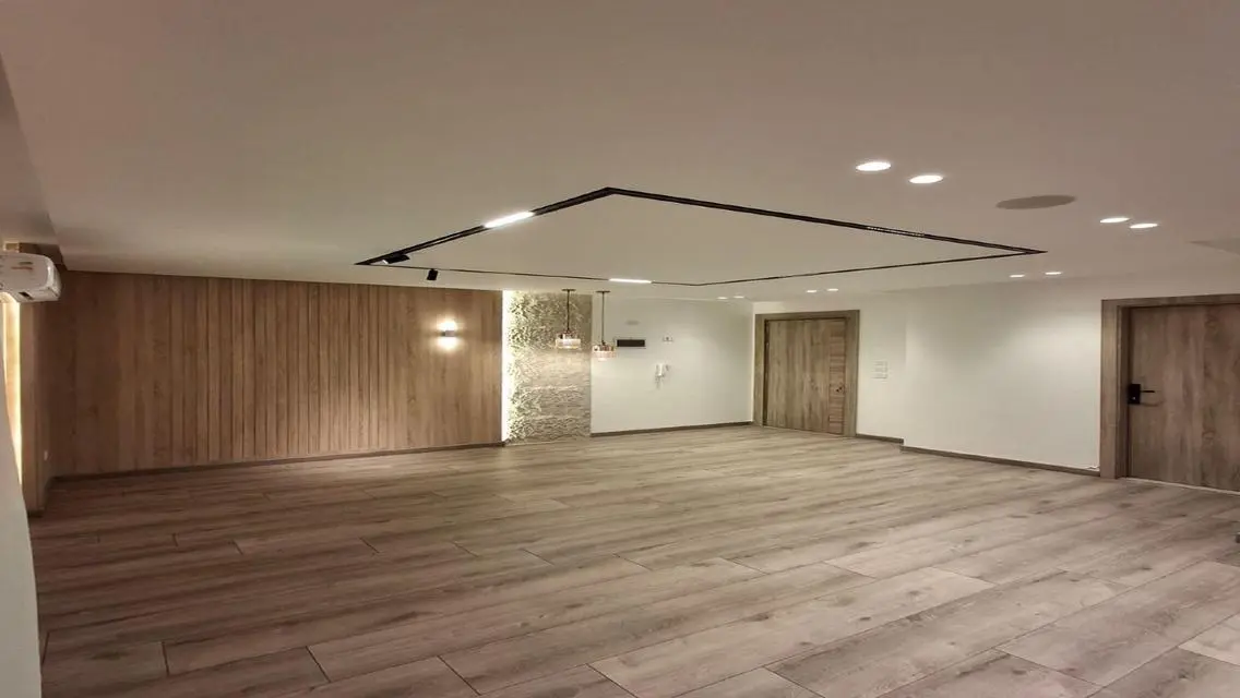Luxury Villa Overlooking the Lake with Full Amenities
