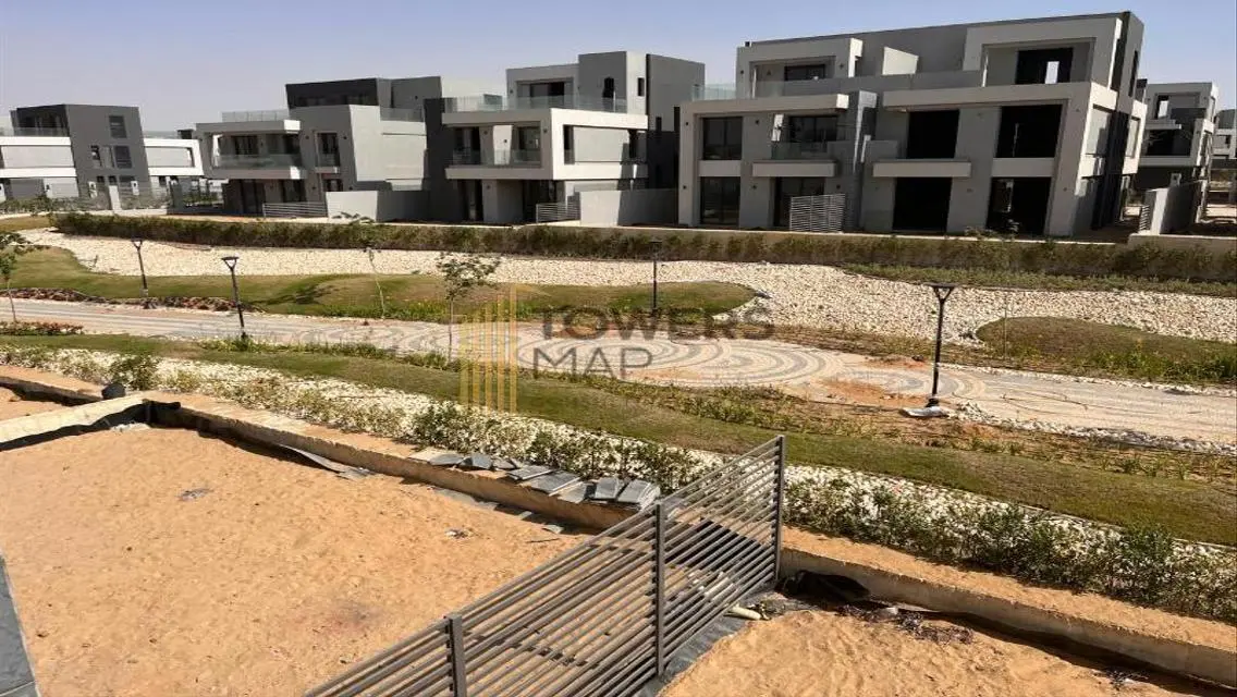 Luxury Apartment Overlooking a Major Landmark for Sale