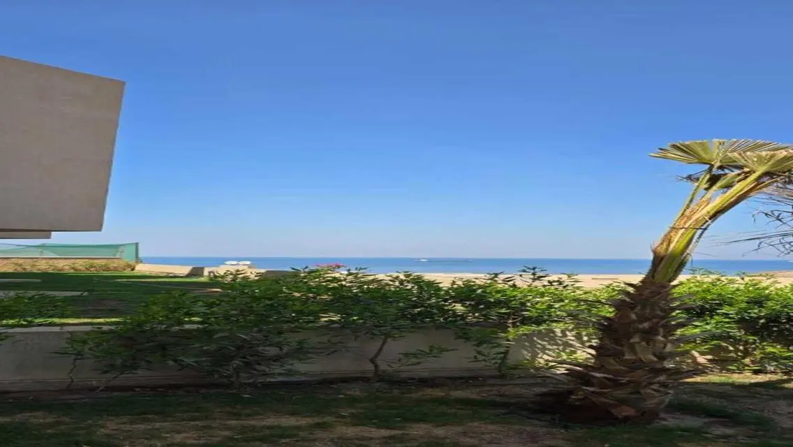فيلا فاخرة للبيع في موقع متميز