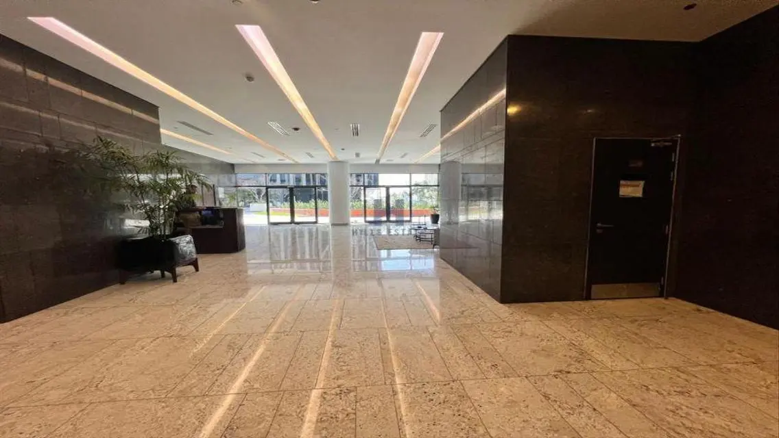 فرصة استثمارية مميزة بمساحة واسعة