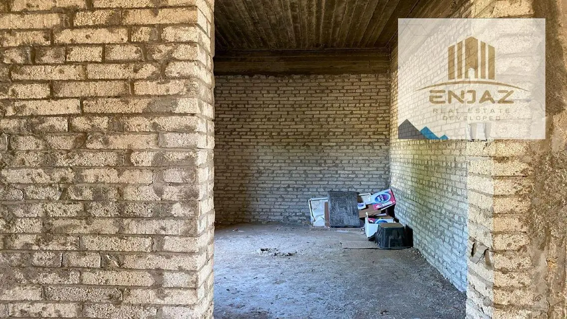فيلا فاخرة للبيع بمساحة 1000 متر