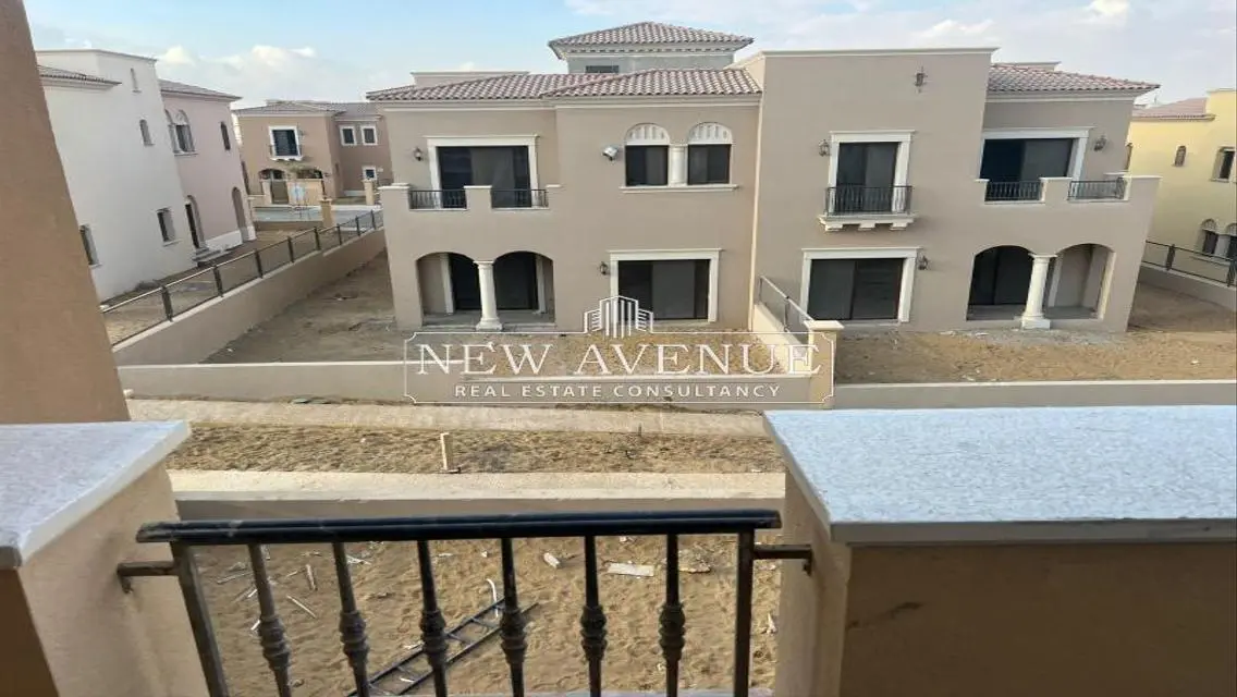 Luxurious Villa for Sale with Stunning Lake View