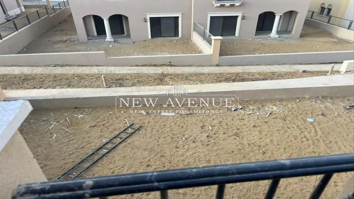 Luxurious Villa for Sale with Stunning Lake View
