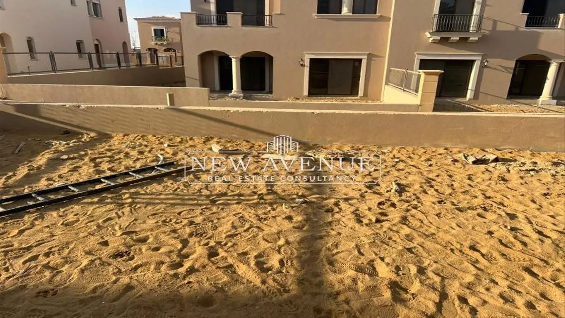 Luxurious Villa for Sale with Stunning Lake View