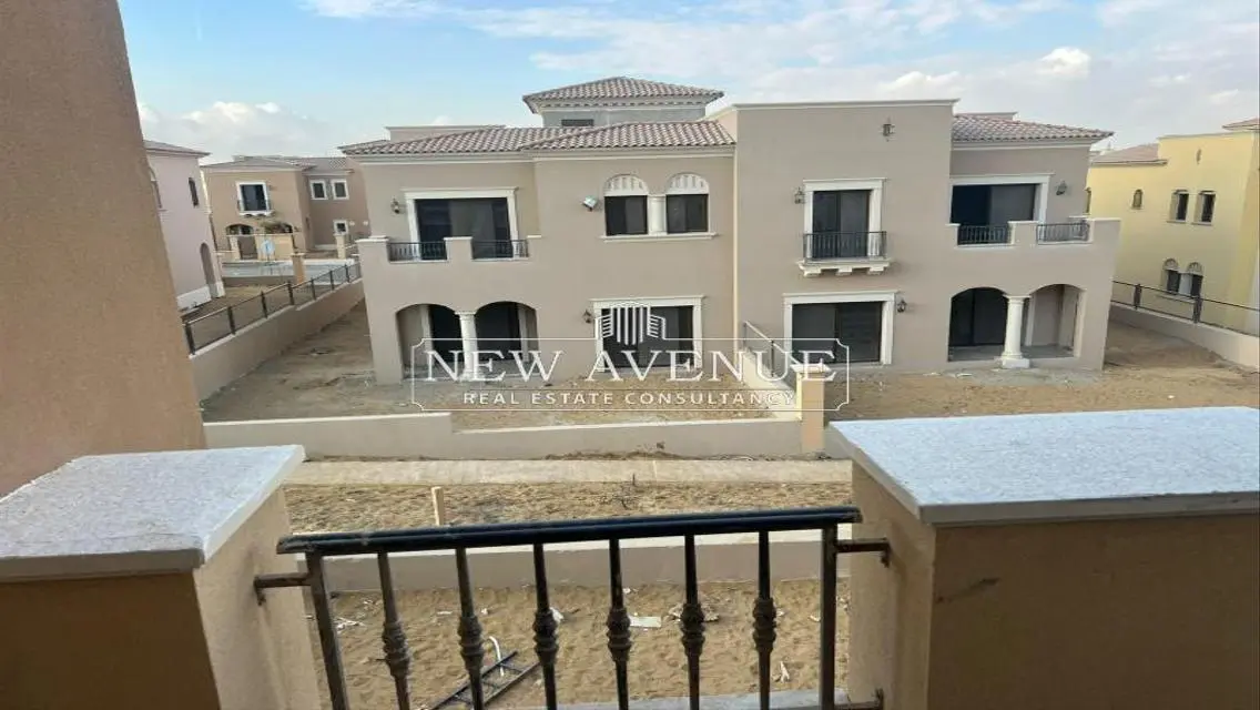 Luxurious Villa for Sale with Stunning Lake View