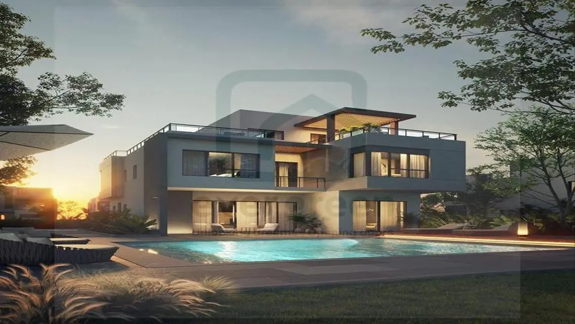 Luxurious Villa with Private Garden and Swimming Pool