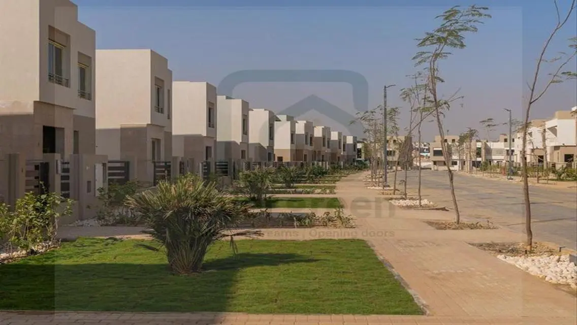 Luxurious Villa with Private Garden and Swimming Pool