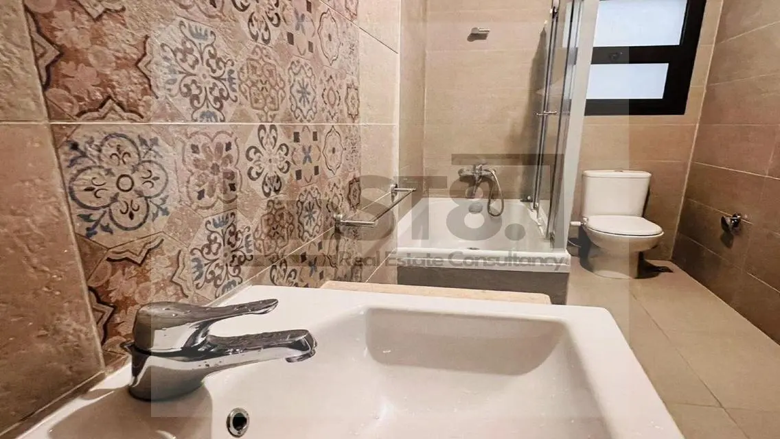 Luxurious Villa for Rent in ST81