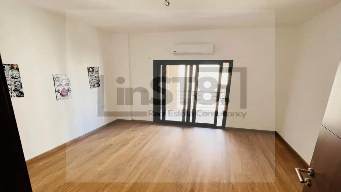 Luxurious Villa for Rent in ST81
