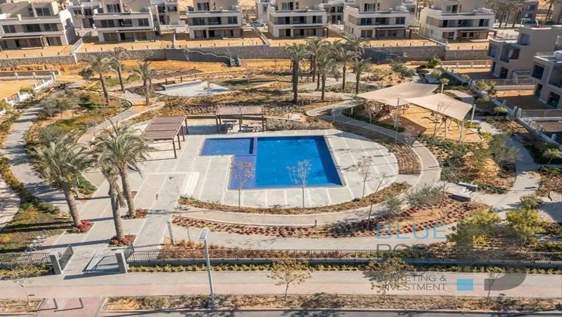 شقة فاخرة للبيع مطلة على بحيرات