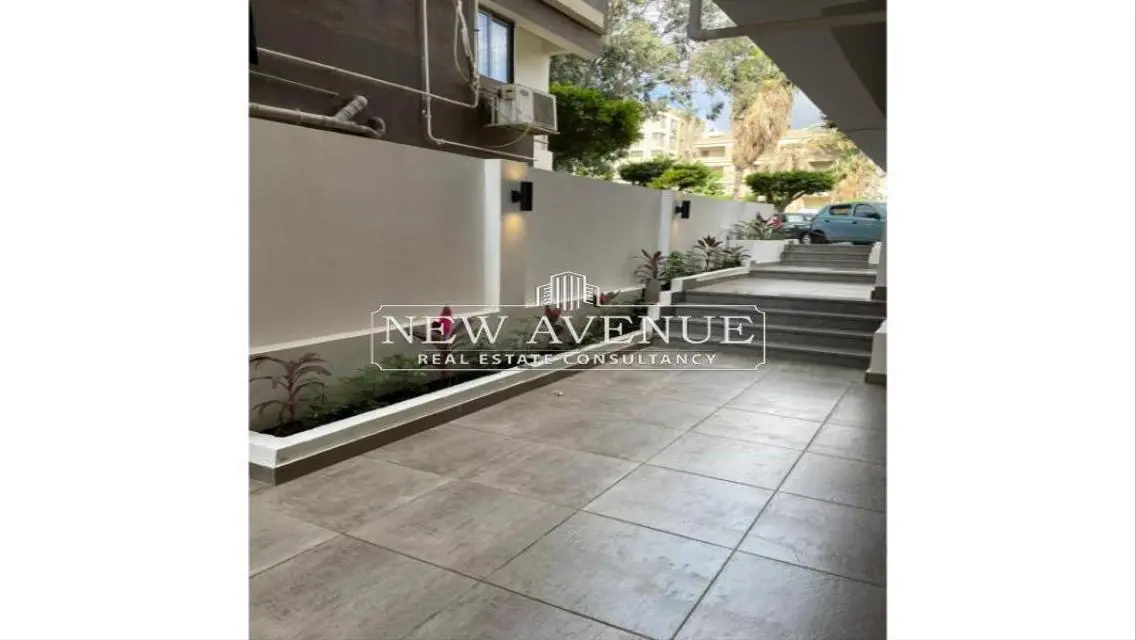 Luxury Apartment with Covered Parking and Meeting Room