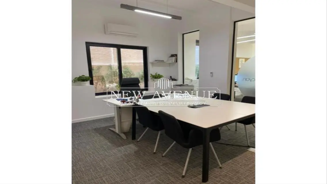 Luxury Apartment with Covered Parking and Meeting Room