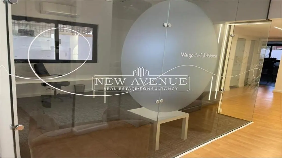Luxury Apartment with Covered Parking and Meeting Room