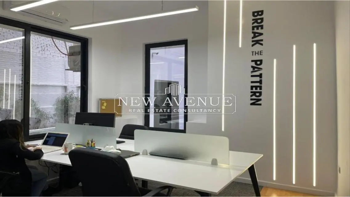 Luxury Apartment with Covered Parking and Meeting Room