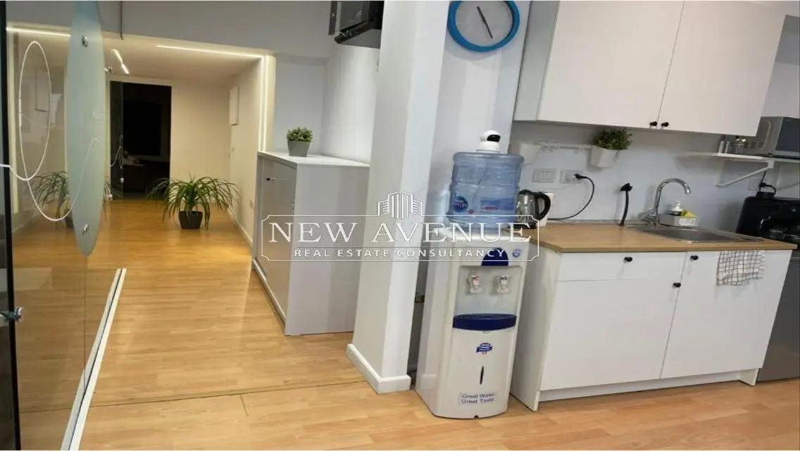 Luxury Apartment with Covered Parking and Meeting Room