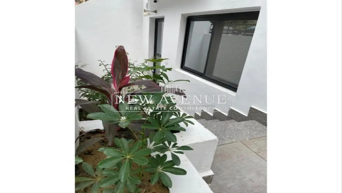 Luxury Apartment with Covered Parking and Meeting Room