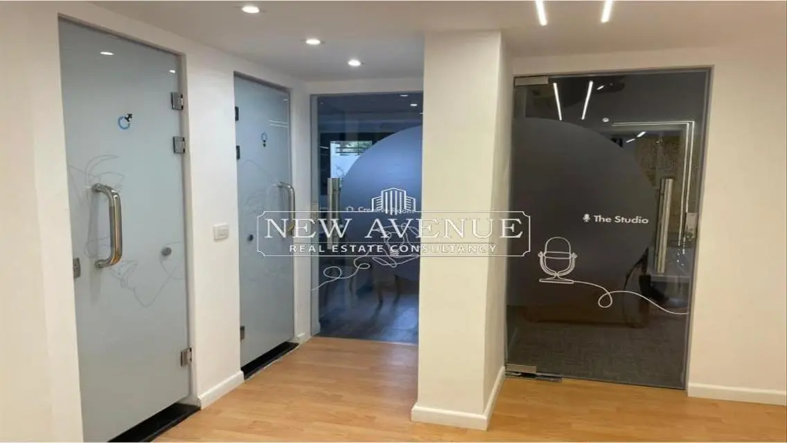 Luxury Apartment with Covered Parking and Meeting Room