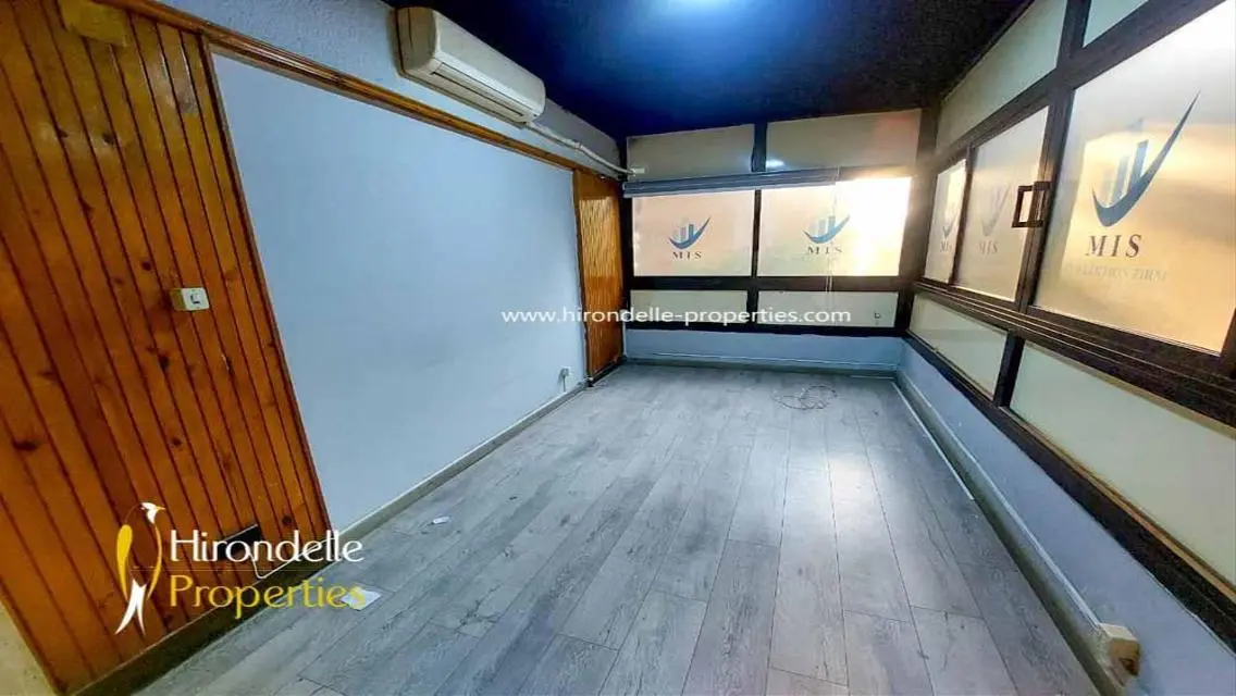 شقة رائعة للإيجار بمساحة 250 متر في موقع متميز