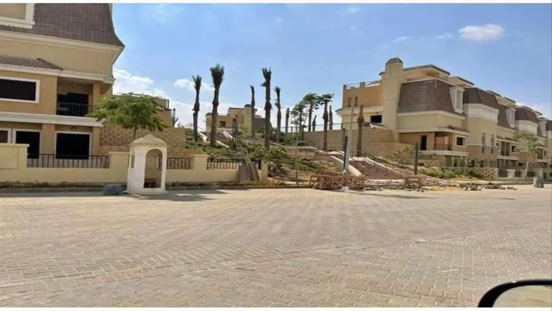 فيلا فاخرة للإيجار مع إطلالة رائعة