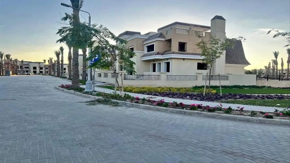 فيلا فاخرة للإيجار مع إطلالة رائعة