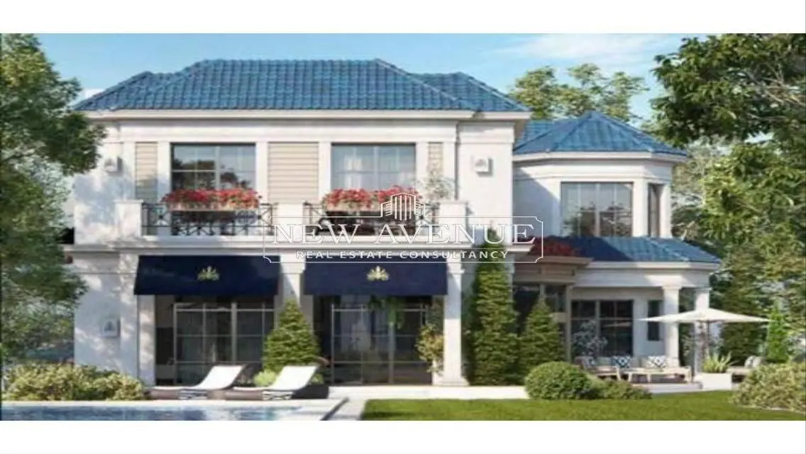 Luxury Villa with Private Garden and Maid Room
