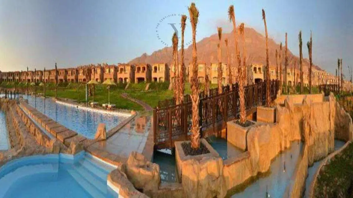 Luxury Apartment of 400 Square Meters with Lake View