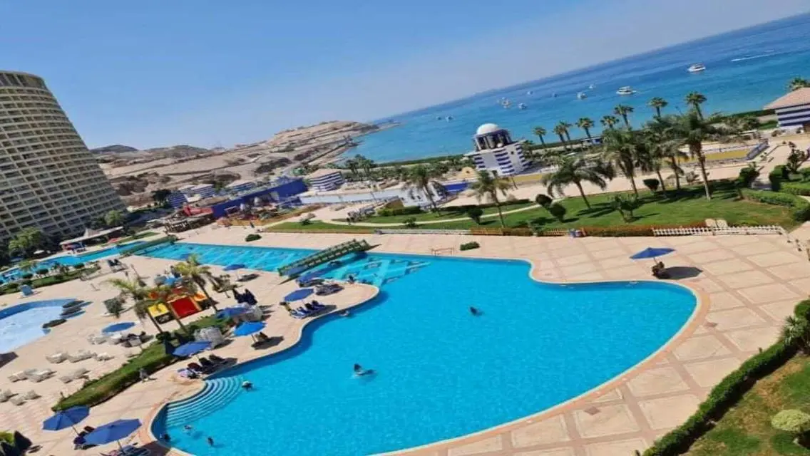 Luxury Apartment with Security and Prime View