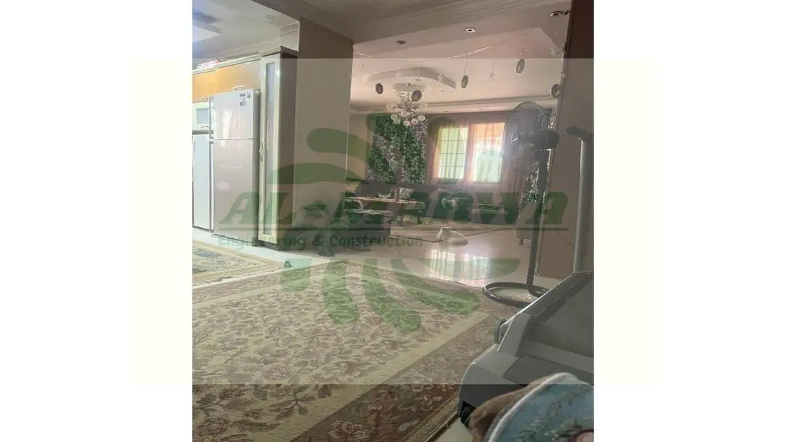 شقة فاخرة مع شرفة وحديقة خاصة بسعر مميز