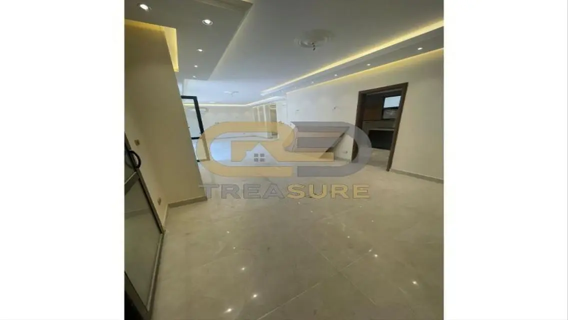 شقة بمساحة 300 متر للبيع في منطقة TREASURE