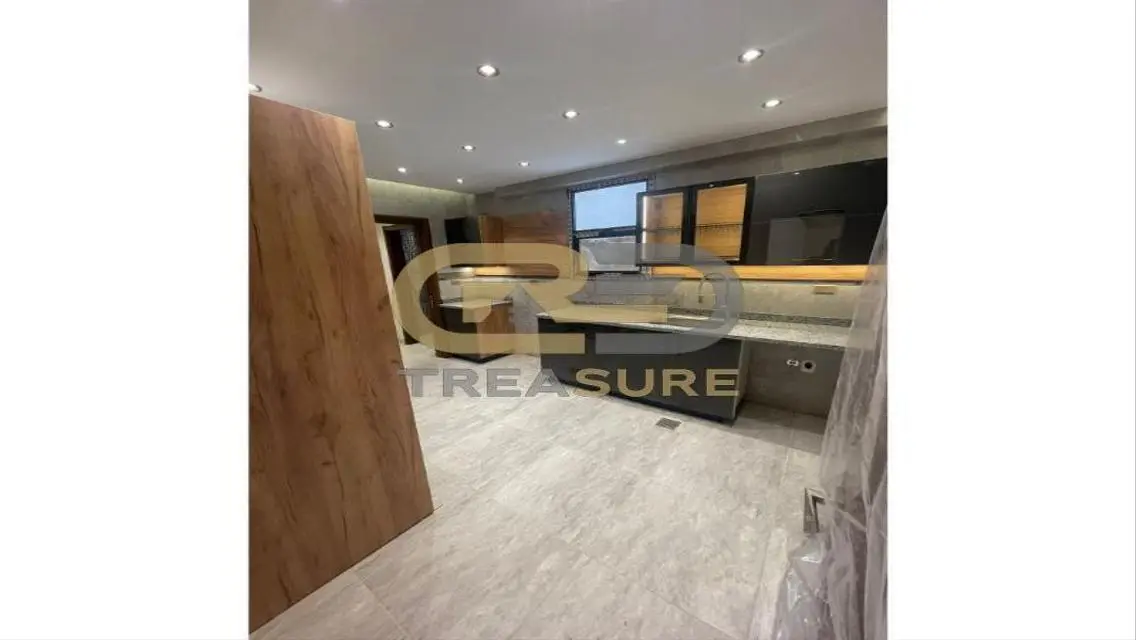 شقة بمساحة 300 متر للبيع في منطقة TREASURE